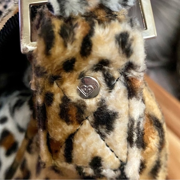 Roxy Leopard Messenger Bag - Picture 7 of 8